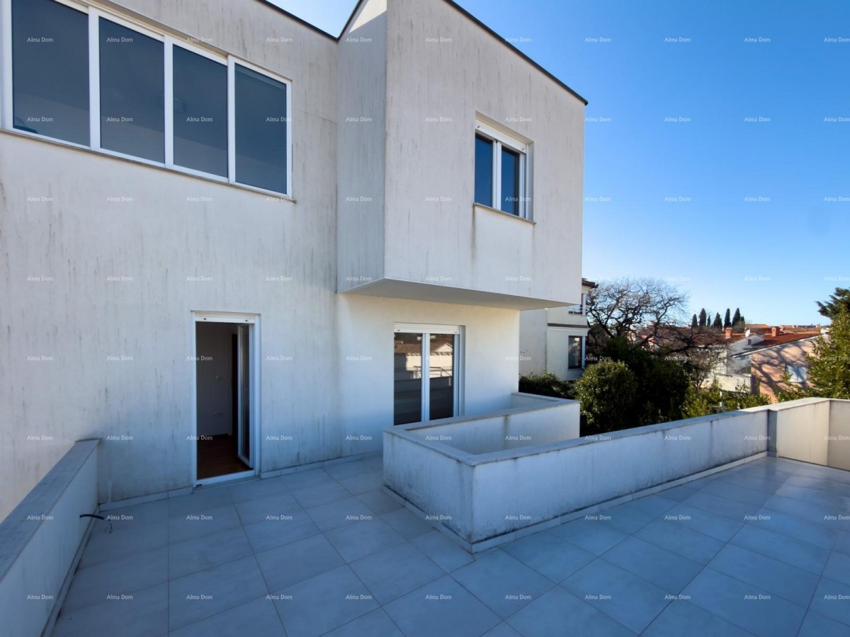 In vendita una casa attraente a Premantura con vista mare. 25