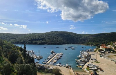 Apartma z odprtim pogledom na zaliv in morje.