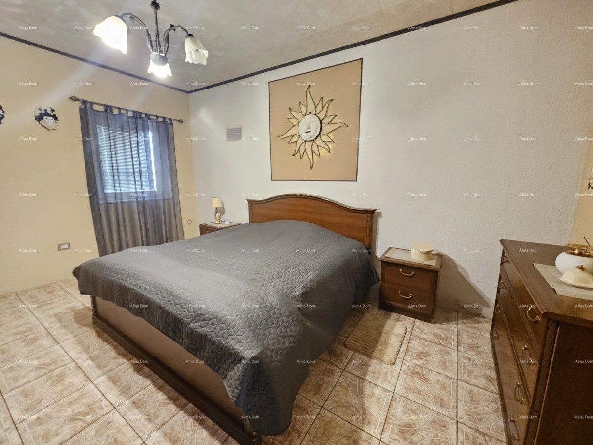 House with two residential units and great development potential – first row to the sea, Umag 17