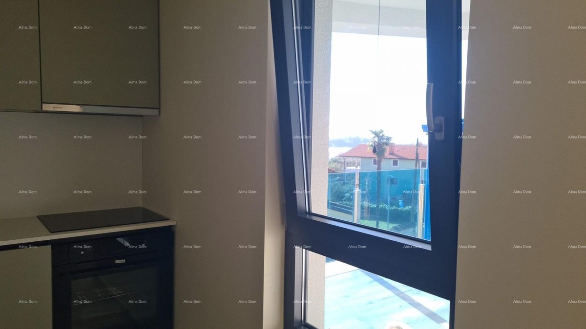 Modern apartment with parking space and storage in block F, near Umag! 14