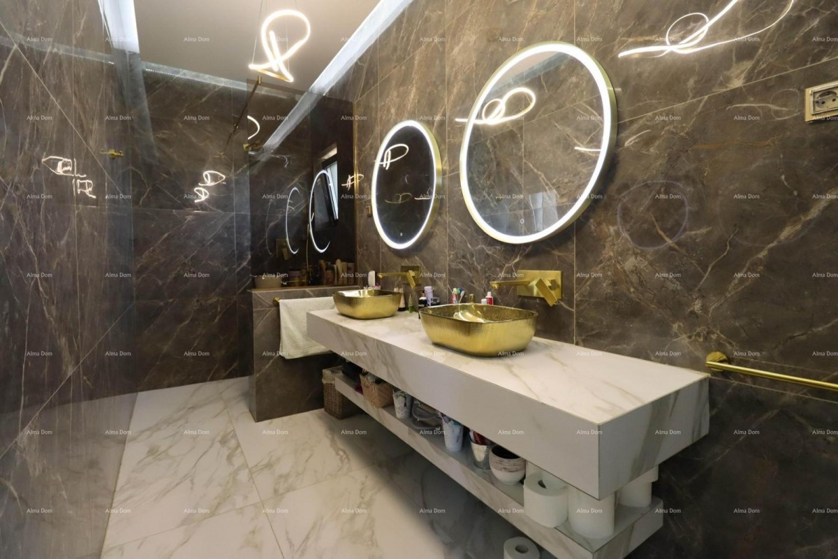 Пула - Лоборика. Новый отдельно стоящий дом с бассейном. 13