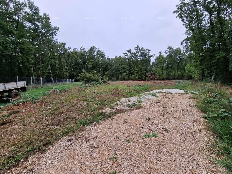 Prodaje se građevinsko zemljište od 1236 m², s građevinskom dozvolom i projektom, Brtonigla 2