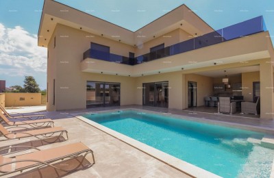 IN VENDITA: Villa moderna indipendente vicino a Pola – Loborika.