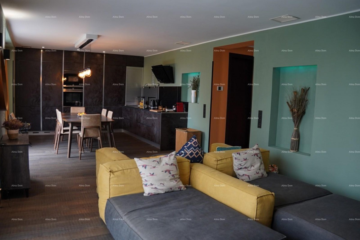 Rovinj. Stanovanje v prvem nadstropju hiše 20