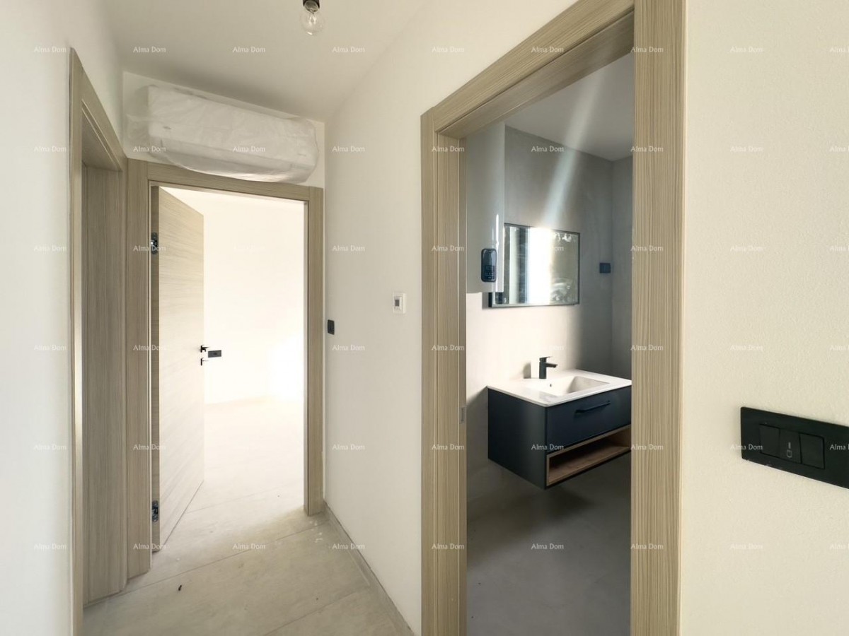 Prodajemo stan u novoj zgradi u Banjolama. 6