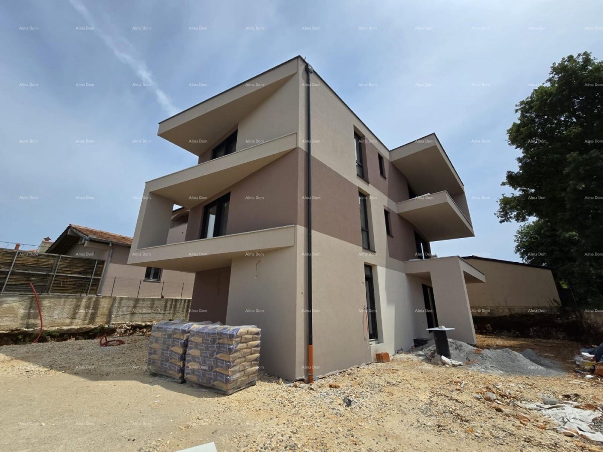 Dvosoban stan z velikim vrtom 100 metrov do obale. 15