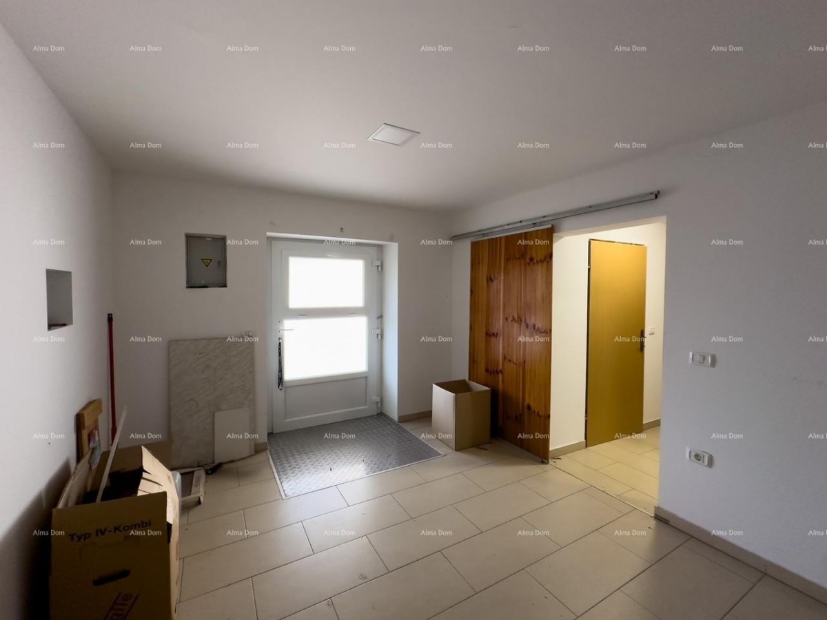 Vendita di una casa ristrutturata e arredata con vista mare, Medulin! 10