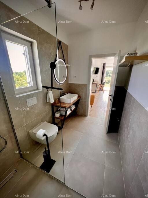 Prodamo lepo in moderno hišo, Poreč 27