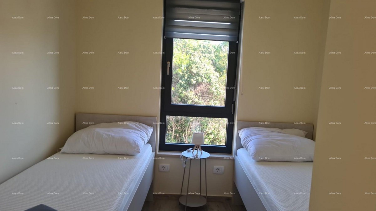 Modern apartment in block F, with two parking spaces and storage, near Umag! F2 18