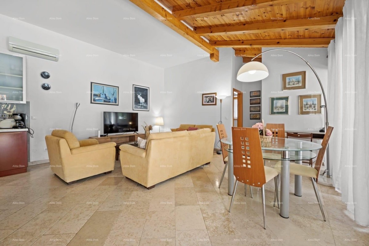 For sale: Renovated Istrian house with a pool – Kanfanar, 208 m², two buildings. 27