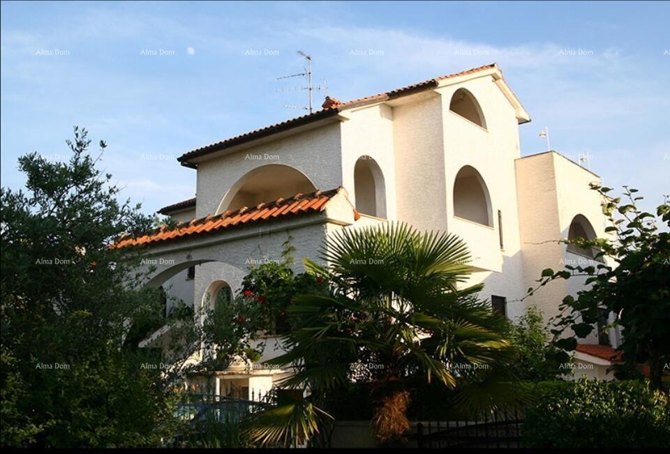 Prodaja višestambenog objekta  s 9 zasebnih apartmana. Poreč! 1