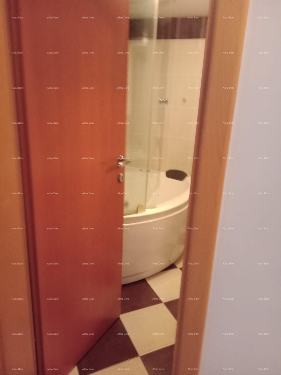 Prodaja velikega, lepo urejenega in popolnoma opremljenega apartmaja, s pogledom na morje, Ližnjan! 23