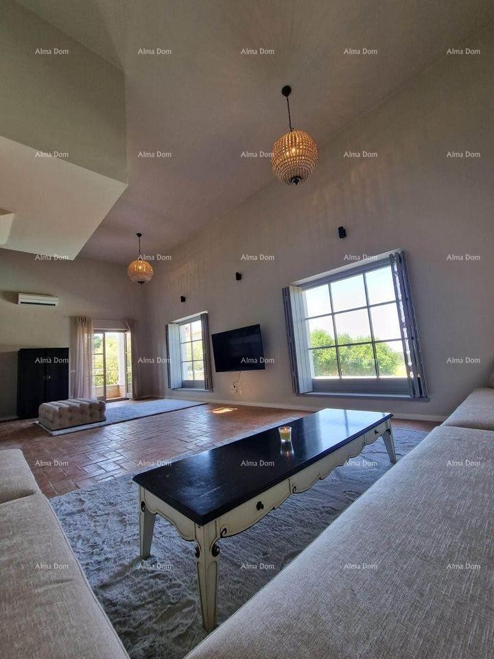 Продается эксклюзивная вилла с бассейном в Вижинаде. 8