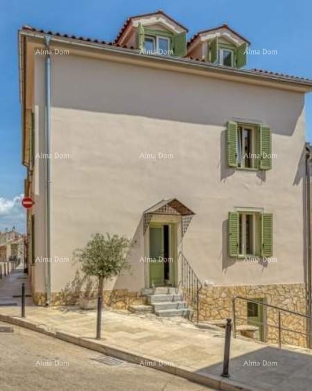 Vendesi una bella palazzina con tre appartamenti nel centro, Orsera! 1