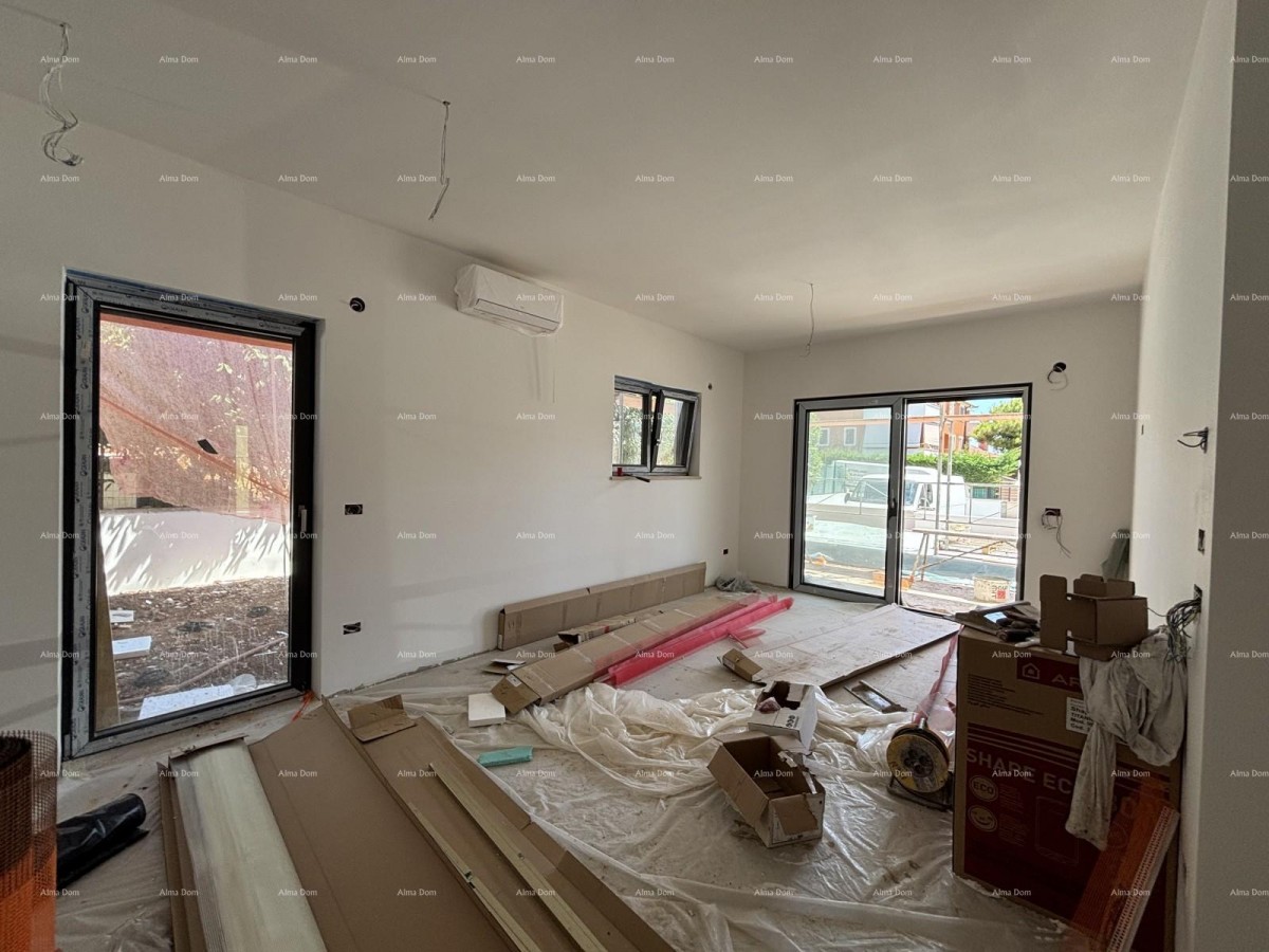 PREMANTURA - prostrani stan z bazenom, 500 m do mora  (102) 1