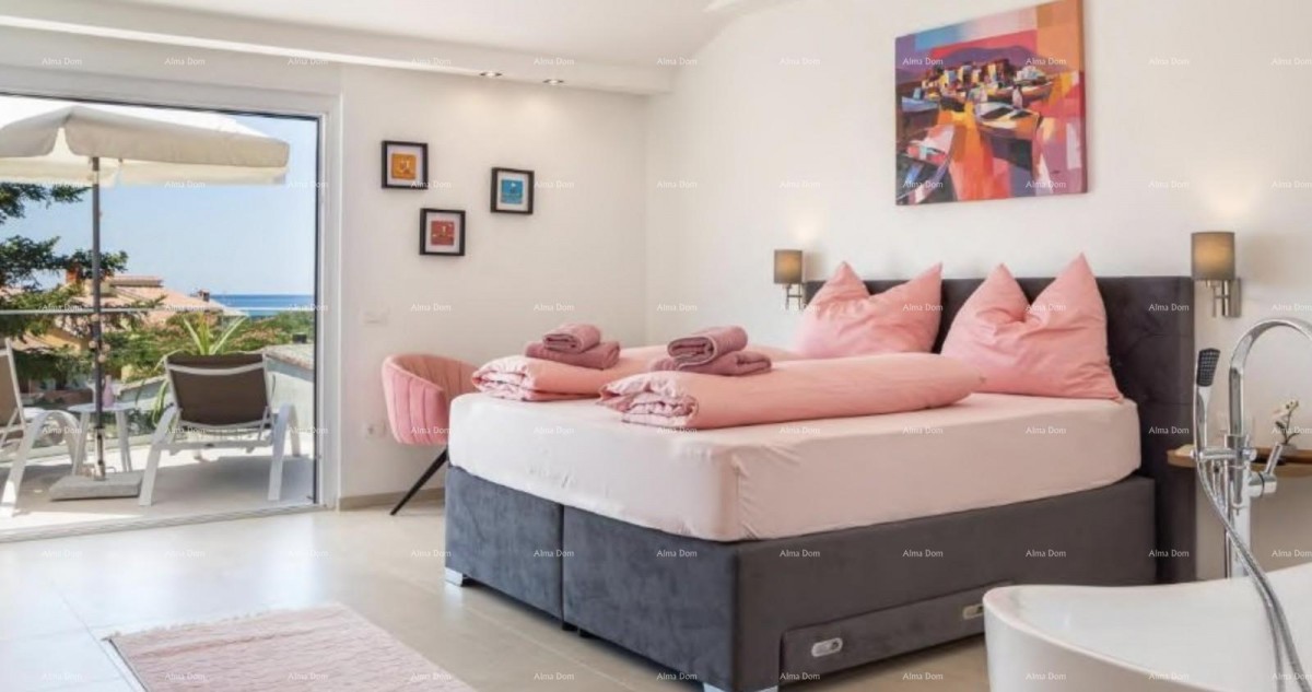 Продается прекрасная вилла с бассейном, джакузи и видом на море, Фажана! 4