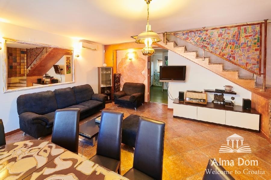 Hiša, blizu mesta Umag. 8