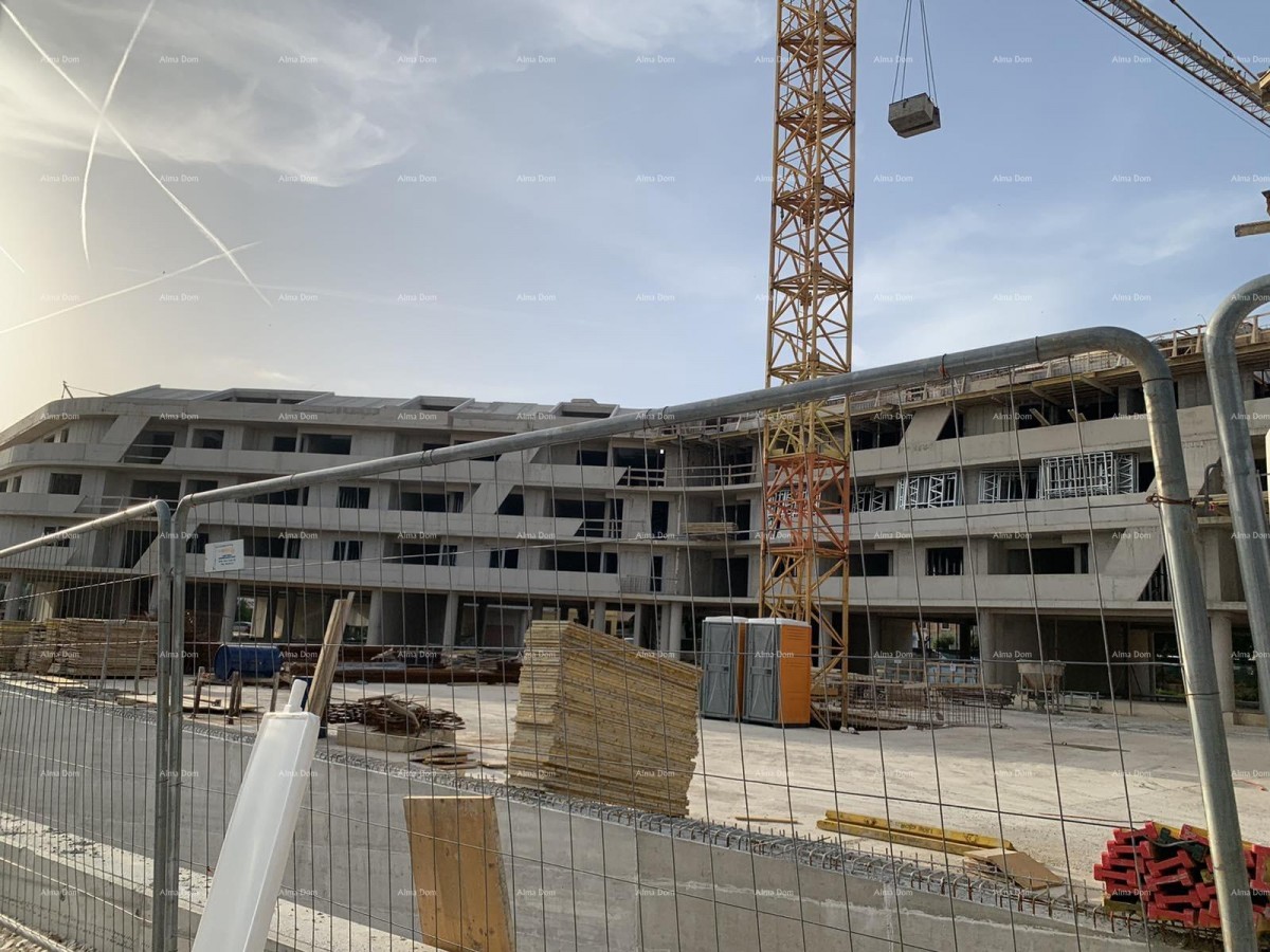 Poreč, residential and commercial building under construction with apartments and underground garages 9