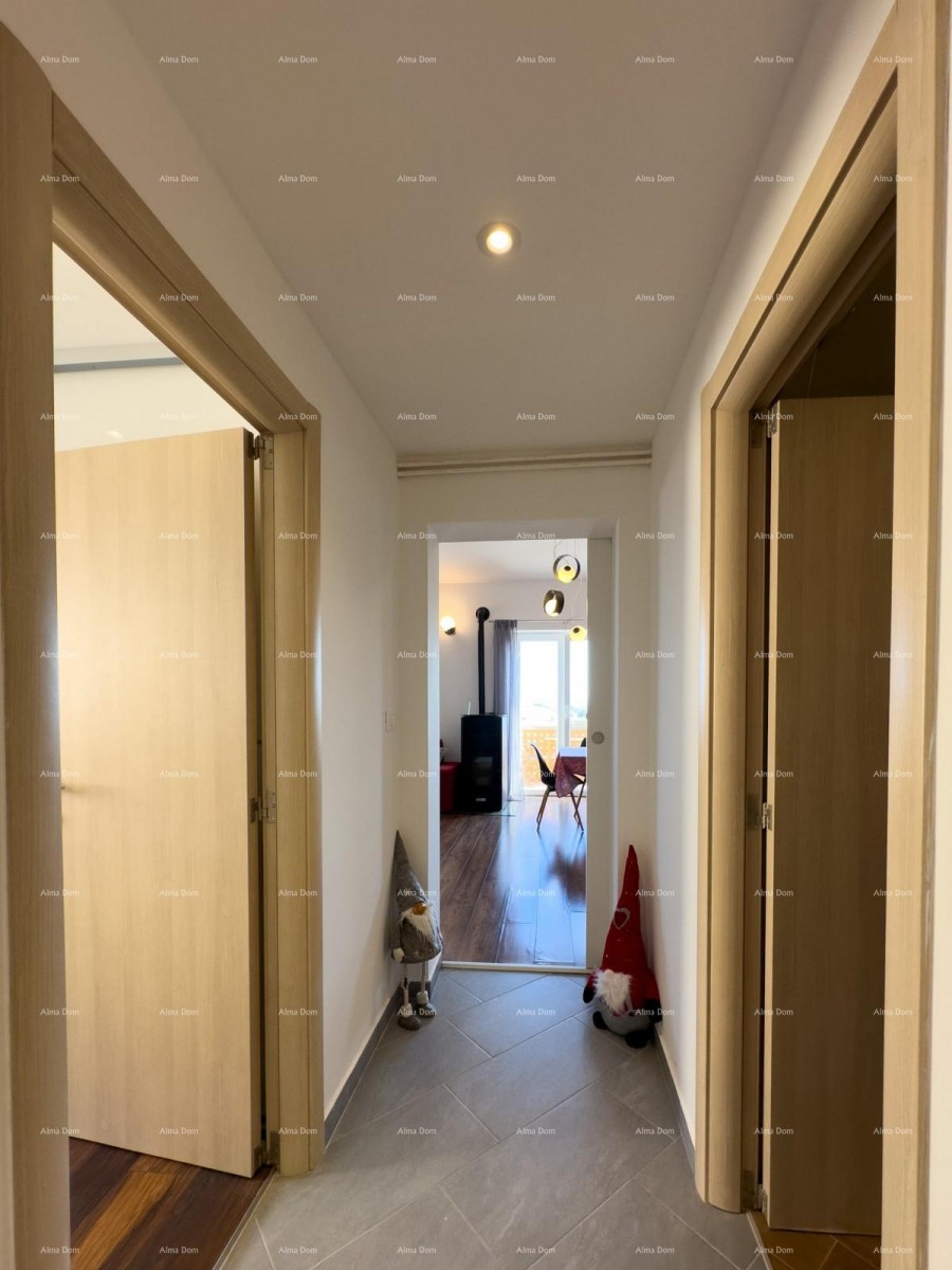 We are selling an apartment with a sea view! 8