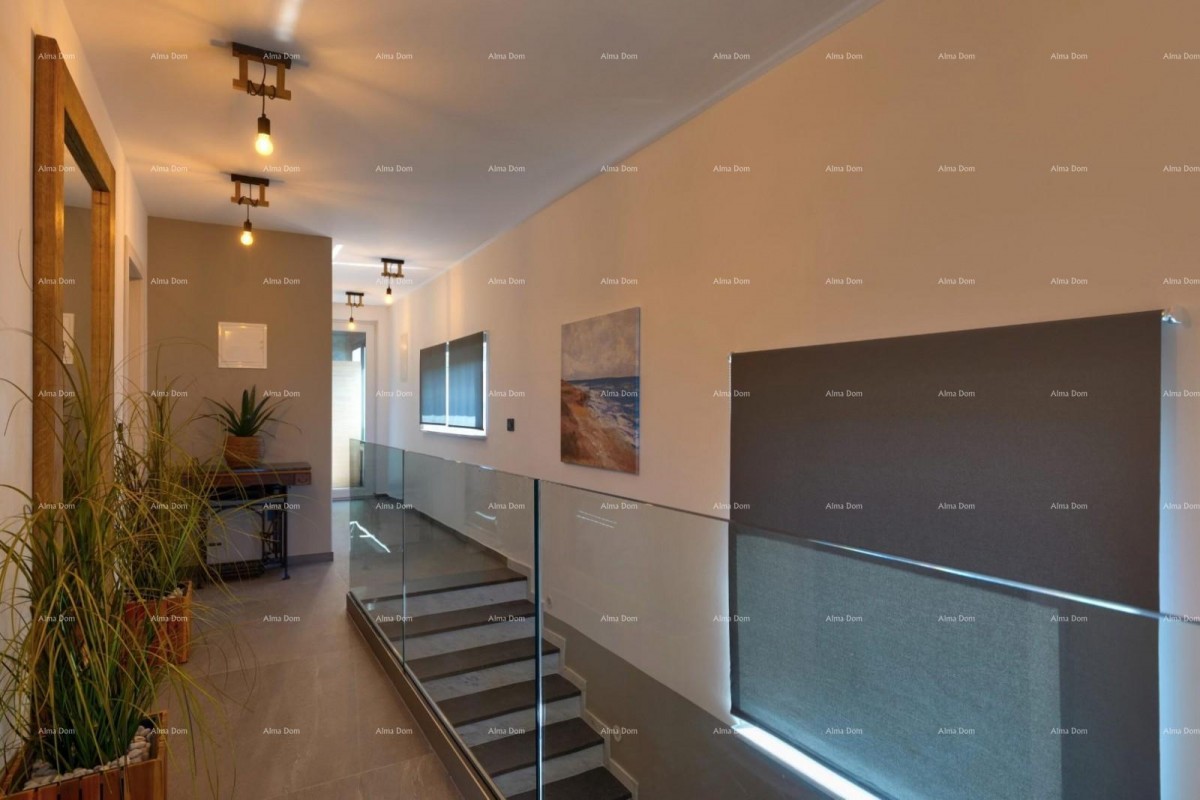 Moderna vila z bazenom in savno, Marčana! 12