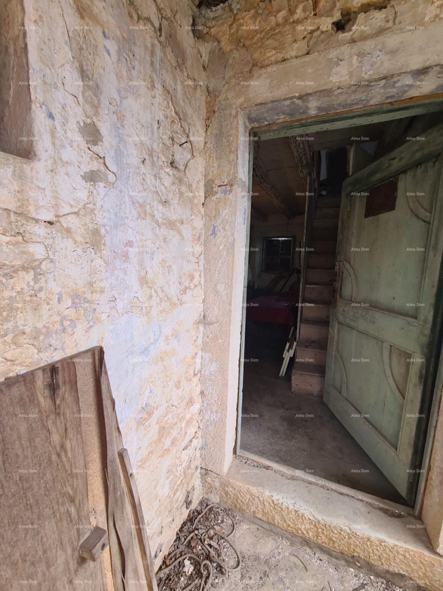 In vendita vecchia casa in pietra a Peroj 11