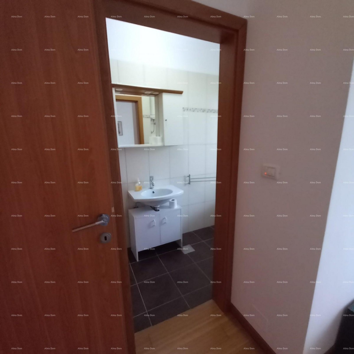 IN VENDITA – Casa con due appartamenti separati, Premantura 20