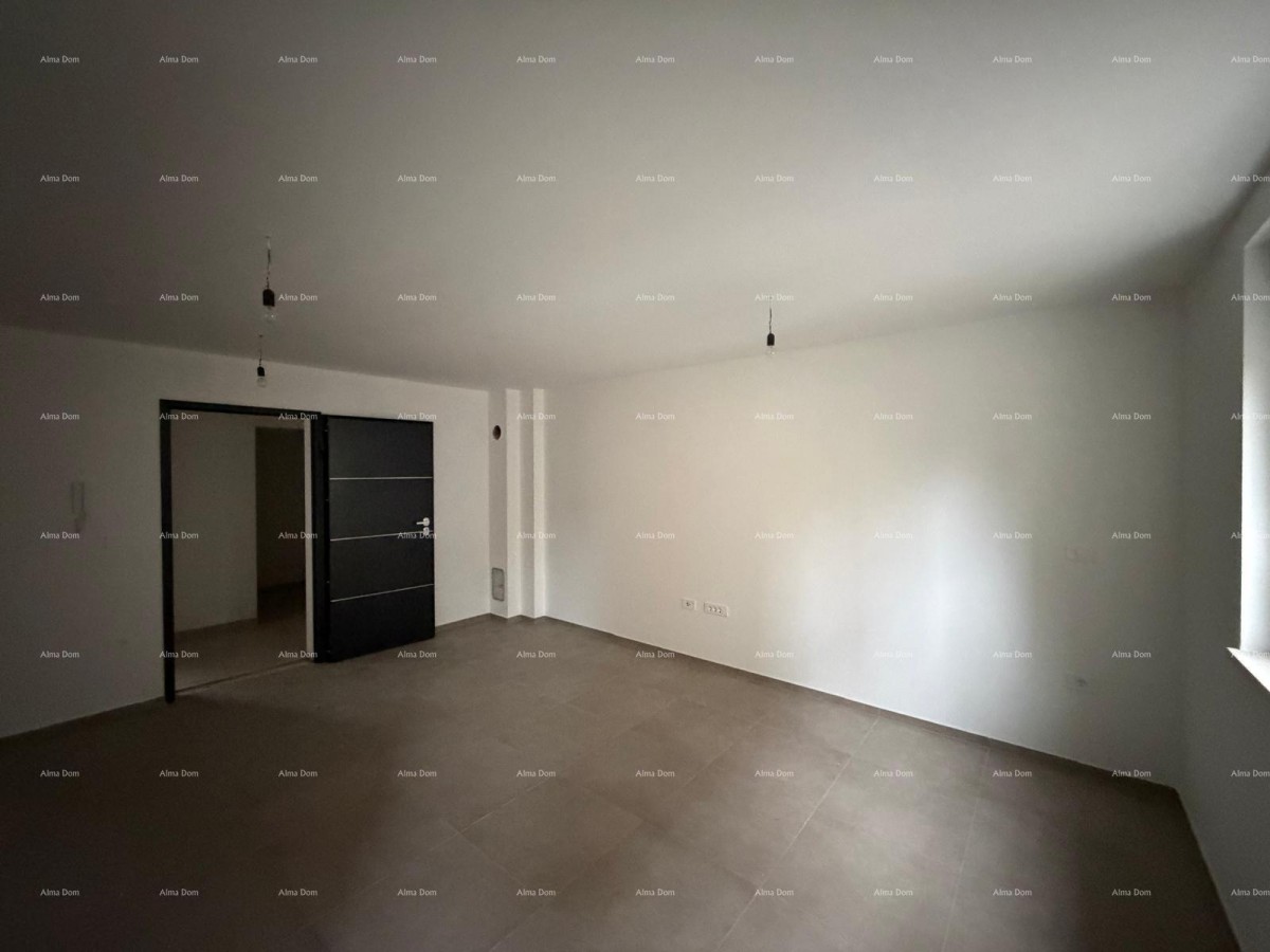 Novogradnja. Blizina gradske tržnice.  Prodaja stanova . Pula, 18