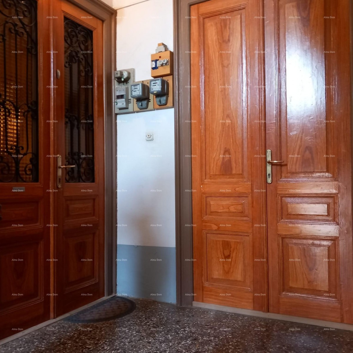 Продается квартира в центре Пулы! 15