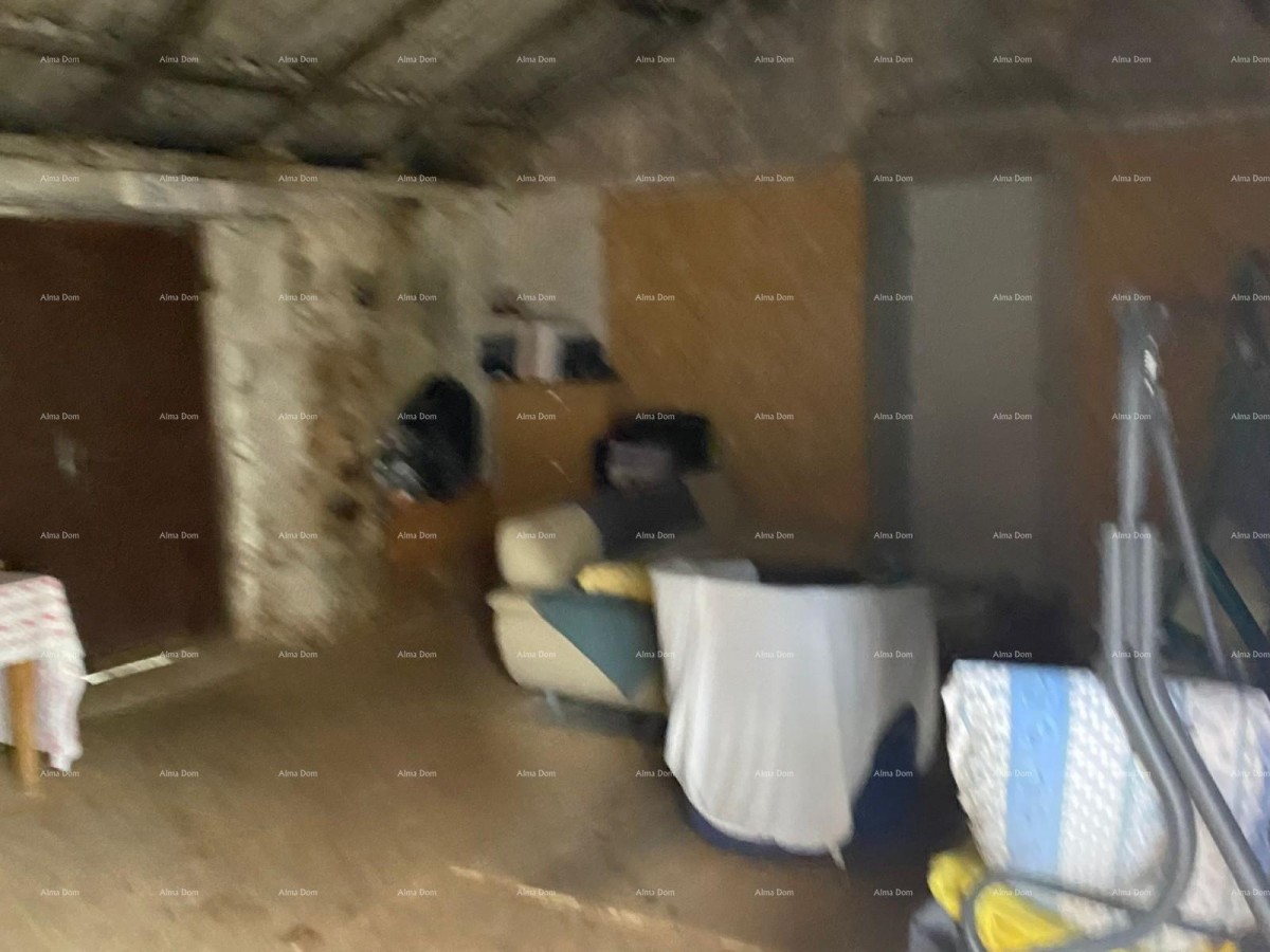 Vendita di una casa bifamiliare con annesso (casa più piccola) e terreno, Pola! 12