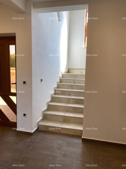 For sale: House, 200 m²,  Raša 9