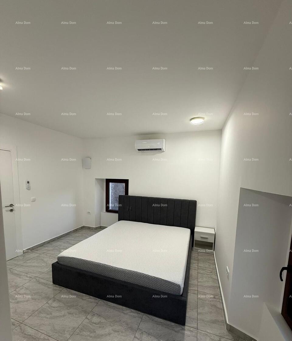 ПОРЕЧ, Реновированный каменный дом с видом на море 13