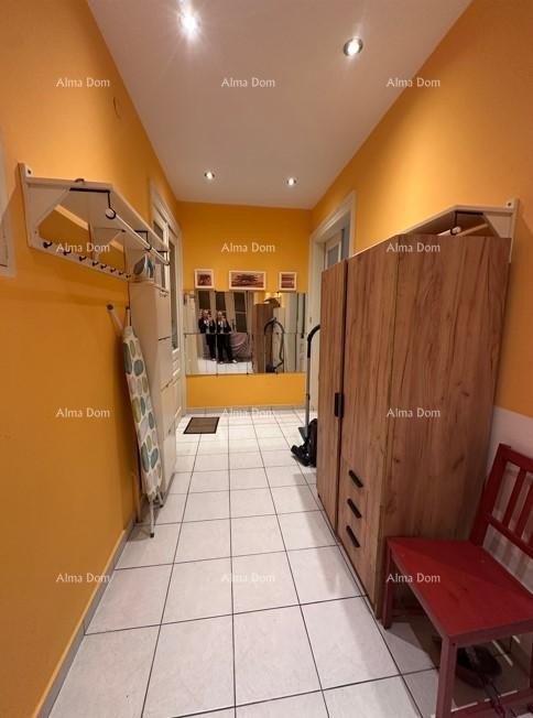 Pula – stan s 3 apartmanske enote! 8