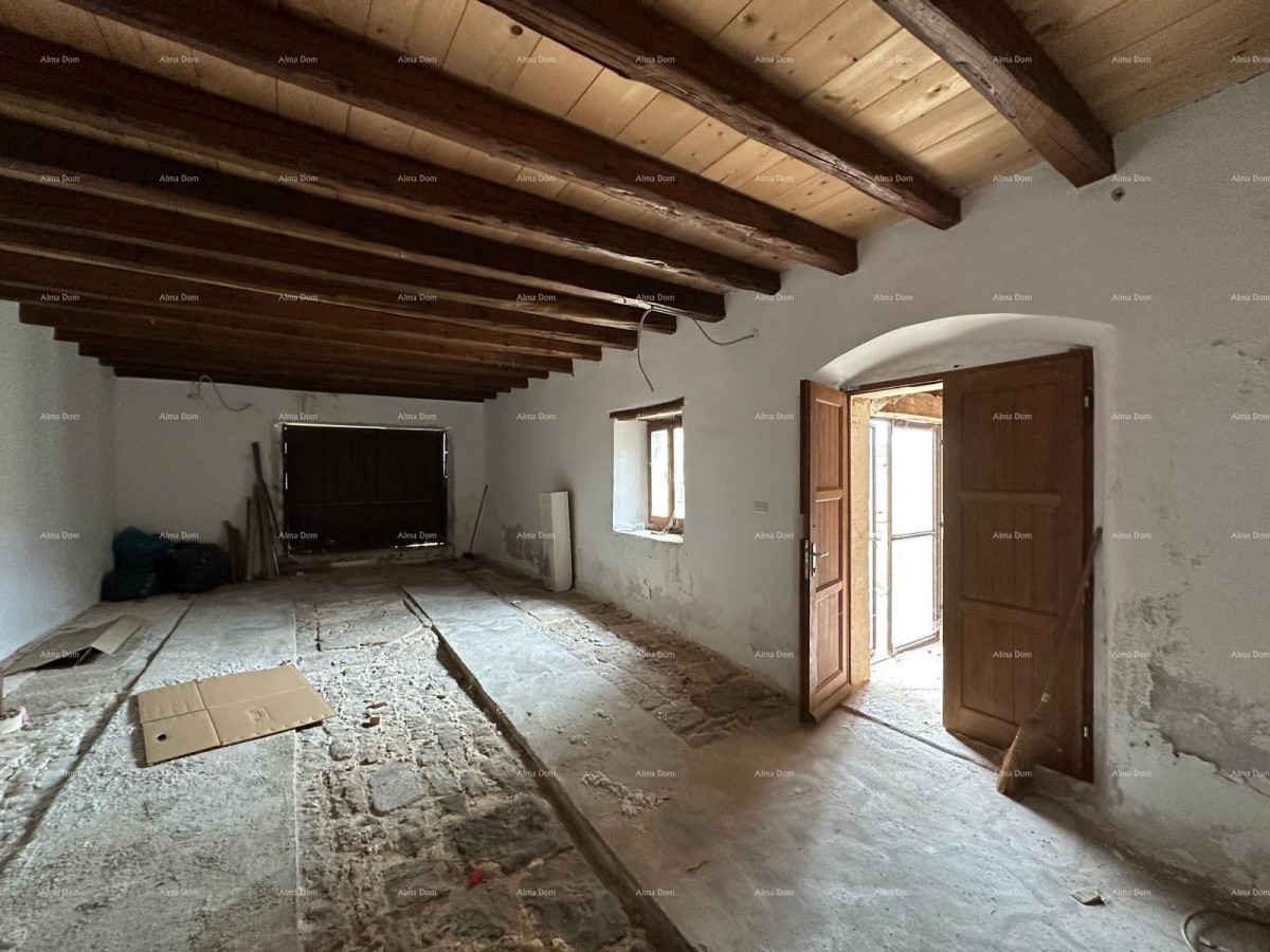 For sale: two old stone houses near the town of Poreč. 8