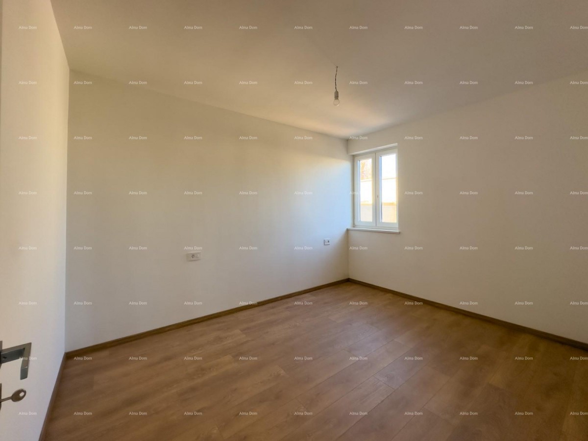 Prodajamo stanovanje z velikim vrtom v Barbanu. 15