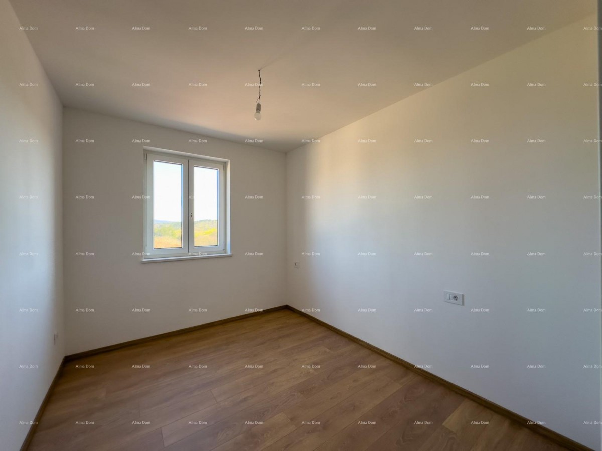 Prodajamo stanovanje z velikim vrtom v Barbanu. 10