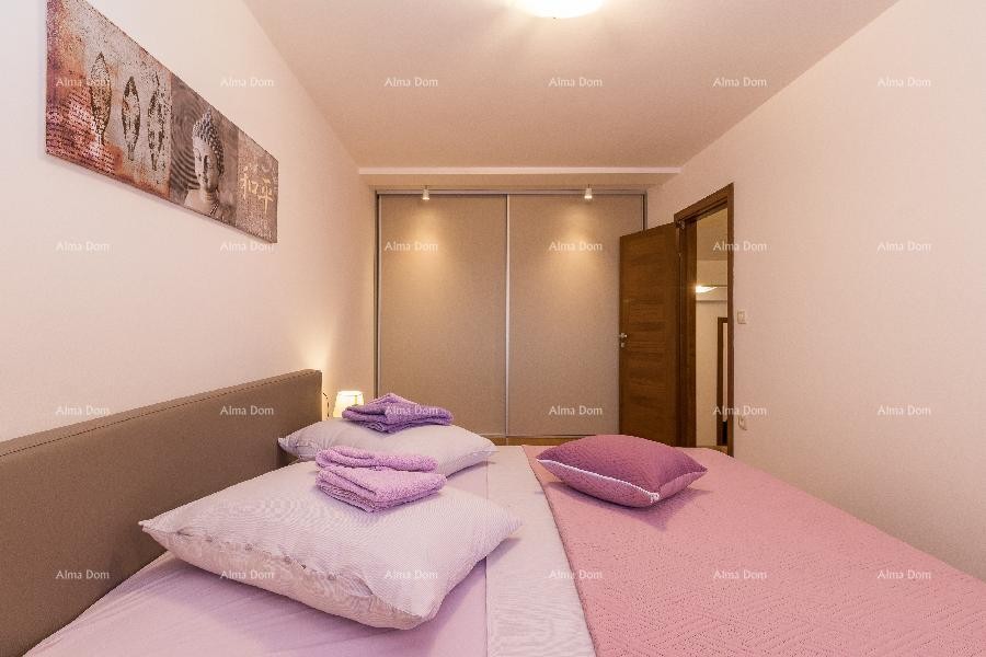 Valdebek. Detached house with a pool and jacuzzi! Close to the center of the city of Pula. 31
