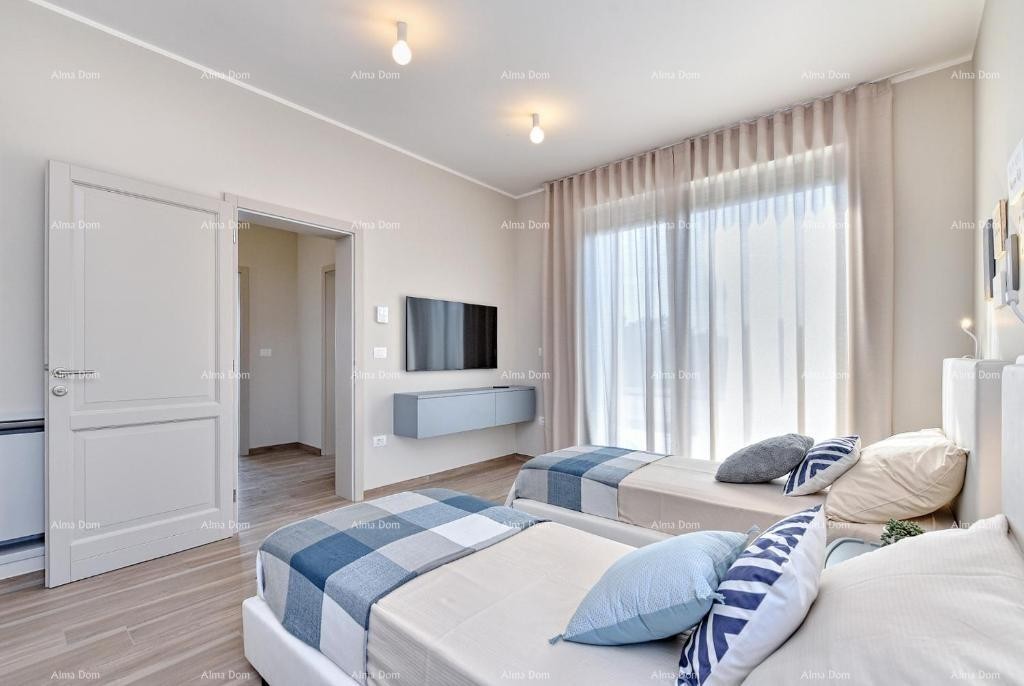Fažana- Peroj- Prekrasna Vila sa bazenom s pogledom na more u blizini plaže 33