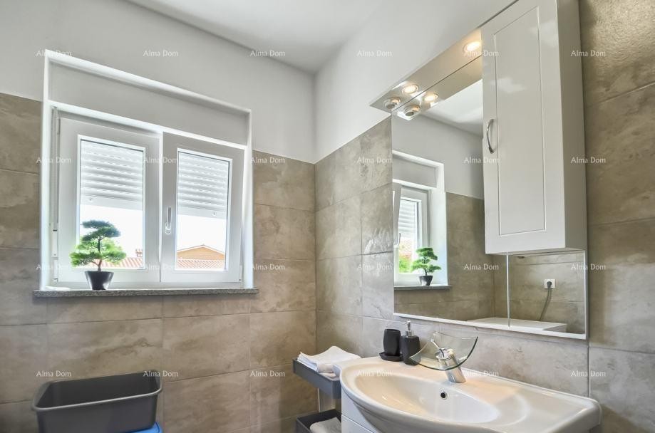 Prodaja dvoetažnega stanovanja z velikim vrtom in garažo, Ližnjan! 16