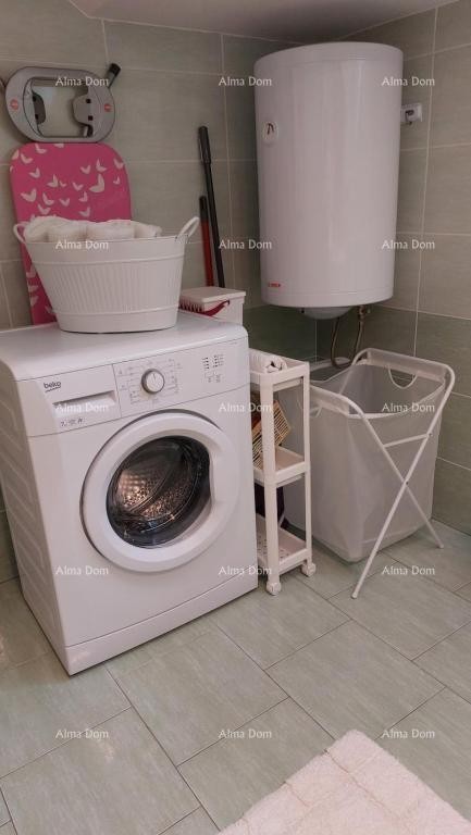 Дом с прекрасным видом на горы, террасой, садом, барбекю и частной парковкой. 16