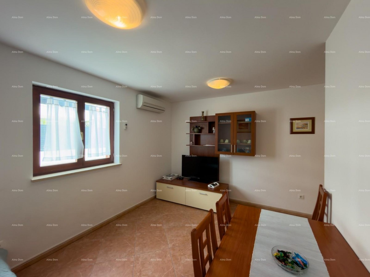 Novigrad, appartamento in posizione attraente con piscina. 27