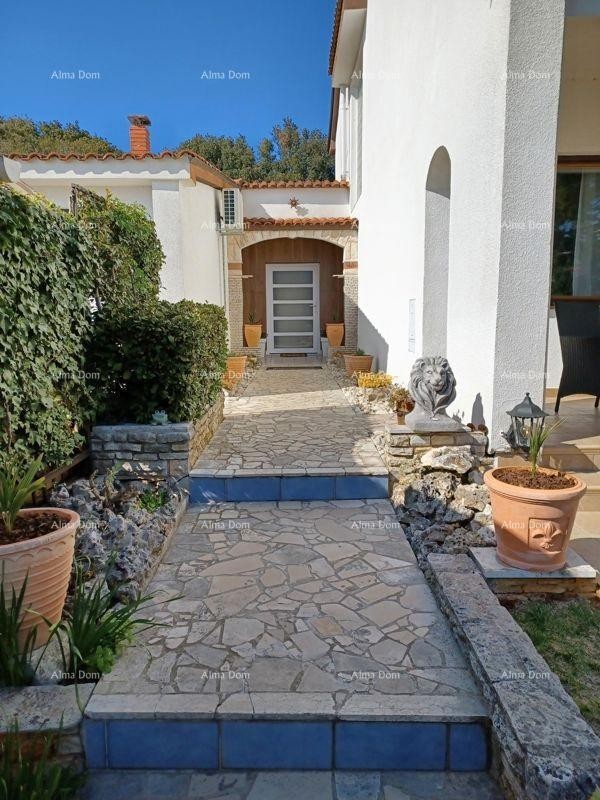 Sand Cove – House with Pool and Separate Apartment, Sea View, 300 m from the Beach 4