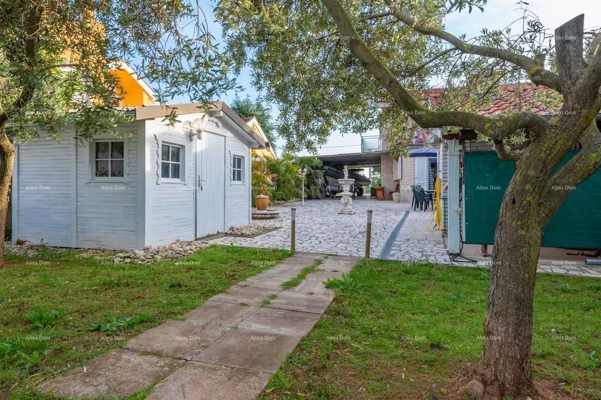 Отличная возможность! Продажа - привлекательный дом с бассейном и ухоженным участком, Банйоле! 31