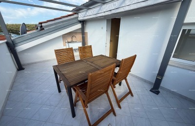 DUGA UVALA, stan, 40 m² + TERASE!
