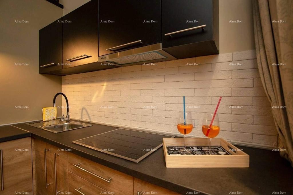 Vendita - Elegante appartamento su due piani nel centro storico della città, Rovigno! 9