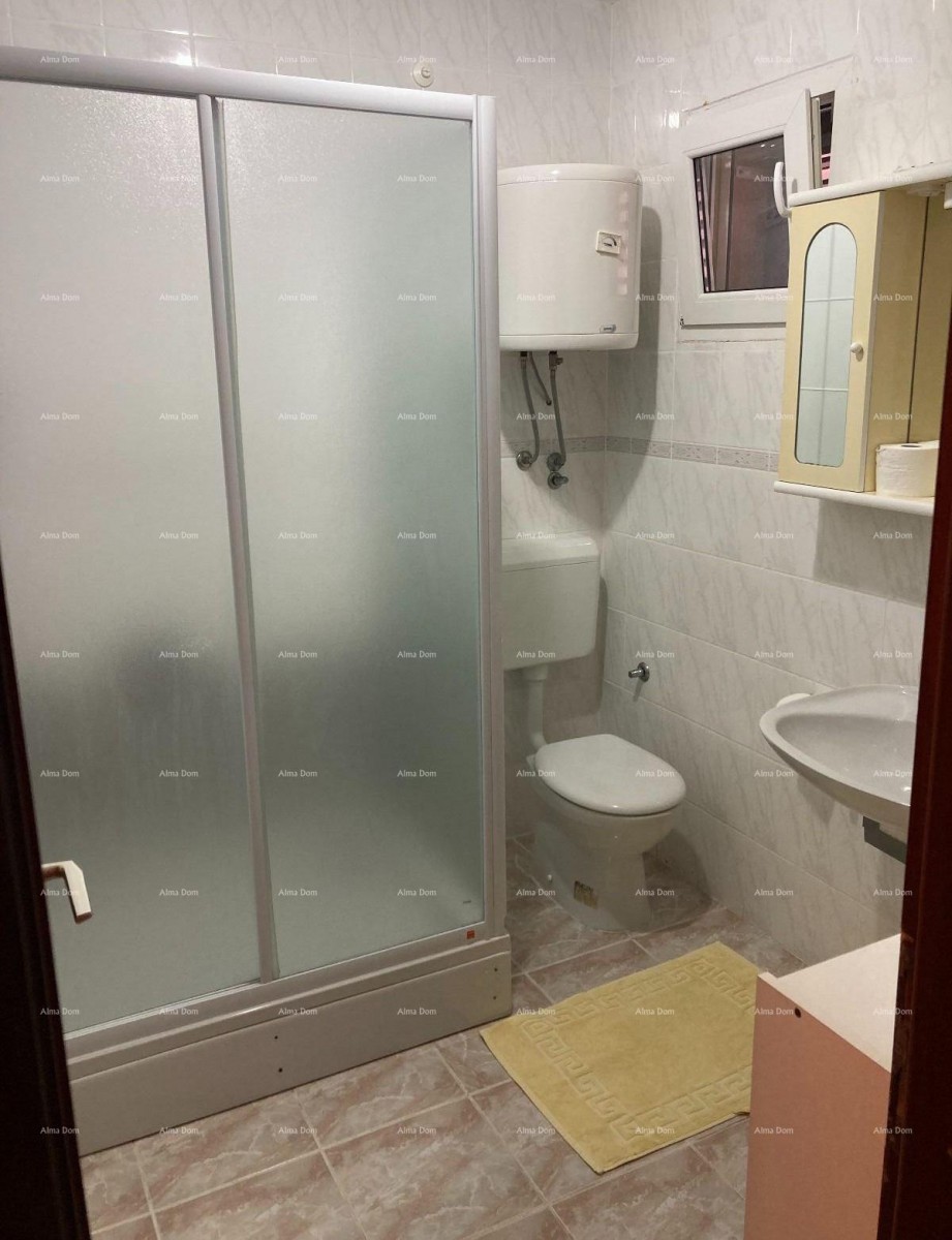 Prodaja - Prvi red do morja! Moderna, prostorna hiša s 4 ločenimi stanovanji, garažo in pomolom, Rogoznica. 24