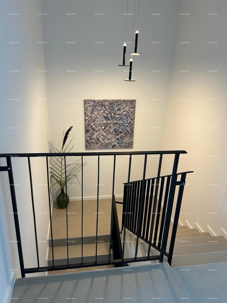 A modern house with a pool is for sale, located in an idyllic village near Rovinj. 12