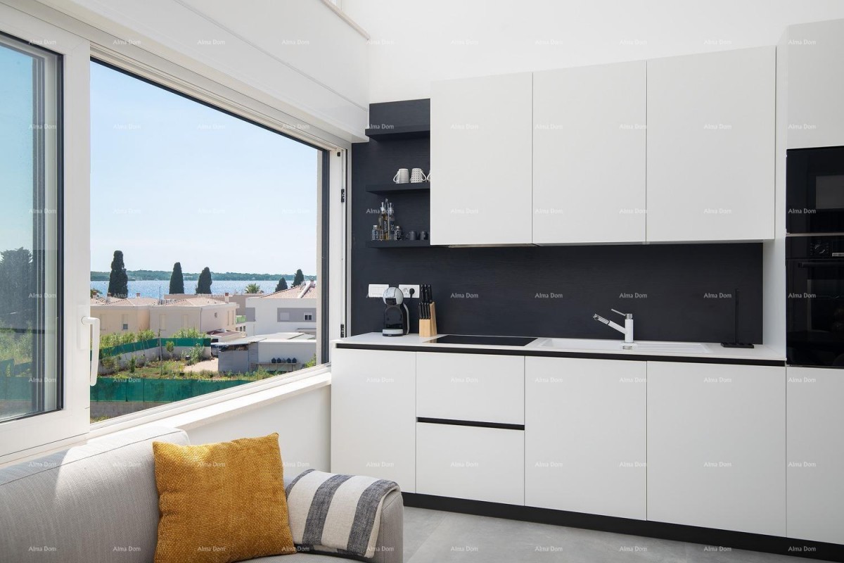 We are selling a penthouse with a sea view in Fazana 5