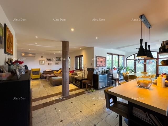 Bale: Prostrana vila s bazenom i kućom za goste 11