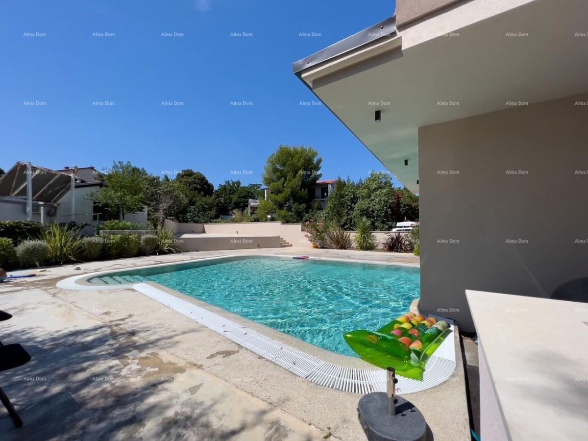 We are selling an apartment with a beautiful view of the sea! Premantura! 1