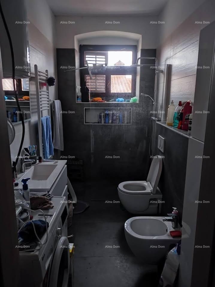 Na prodaju – prostrani stan u Puli,  110 m² 8